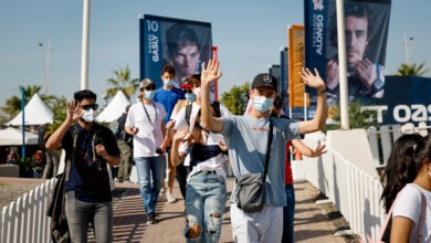 1 Fans Enter for ADGP Weekend 1