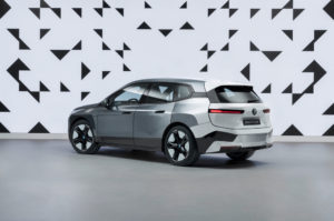 2 bmw-ix-flow-featurin