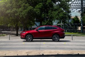 2022_Toyota_Venza_LE_003-1500x1000