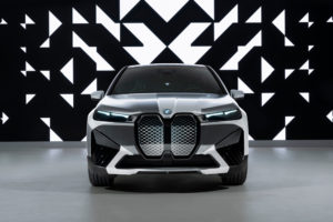 3 _bmw-ix-flow-featurin