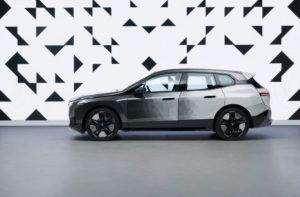 4 _bmw-ix-flow-featurin