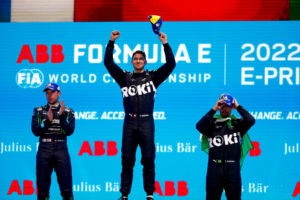 RIYADH STREET CIRCUIT, SAUDI ARABIA - JANUARY 29: Edoardo Mortara (CHE), ROKiT Venturi Racing, Silver Arrow 02 , 1st position, Robin Frijns (NLD), Envision Racing, Audi e-tron FE07 , 2nd position, Lucas Di Grassi (BRA), ROKiT Venturi Racing, Silver Arrow 02 , 3rd position, Podium during the Diriyah ePrix II at Riyadh Street Circuit on Saturday January 29, 2022 in Riyadh, Saudi Arabia. (Photo by Sam Bloxham / LAT Images)