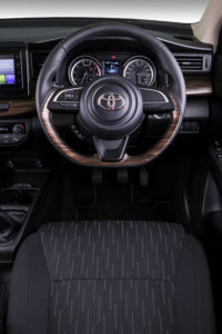 6 Toyota_Rumion-37