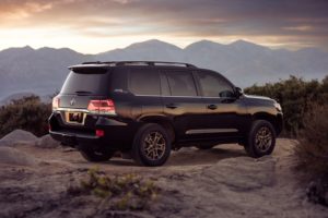 Land-Cruiser_3-1500x1000