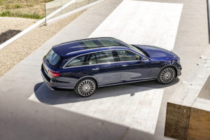 Mercedes-Benz E-Klasse T-Modell, E 350 d, 2016, Exterieur: Exclusive Line, cavansitblau;Kraftstoffverbrauch kombiniert: 5,4 l/100 km, CO2-Emissionen kombiniert: 140 g/km  Mercedes-Benz E-Class Estate, E 350 d, 2016, exterior: Exclusive line, cavansite blue;Consumption combined: 5.4 l/100 km, CO2 emission combined: 140 g/km