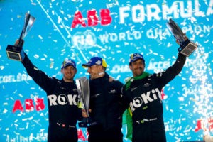 RIYADH STREET CIRCUIT, SAUDI ARABIA - JANUARY 29: Edoardo Mortara (CHE), ROKiT Venturi Racing, Silver Arrow 02 , 1st position, Lucas Di Grassi (BRA), ROKiT Venturi Racing, Silver Arrow 02 , 3rd position, podium during the Diriyah ePrix II at Riyadh Street Circuit on Saturday January 29, 2022 in Riyadh, Saudi Arabia. (Photo by Sam Bloxham / LAT Images)