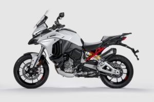 2 MY22_Ducati_Multistrada_V4s_020_UC366509_High