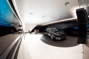 2 Mercedes - Maybach Showroom