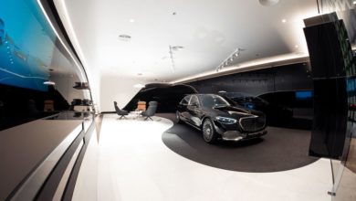 2 Mercedes - Maybach Showroom