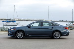 2022_Toyota_Avalon_Hybrid_Limited_06-1-scaled-1-1500x1000