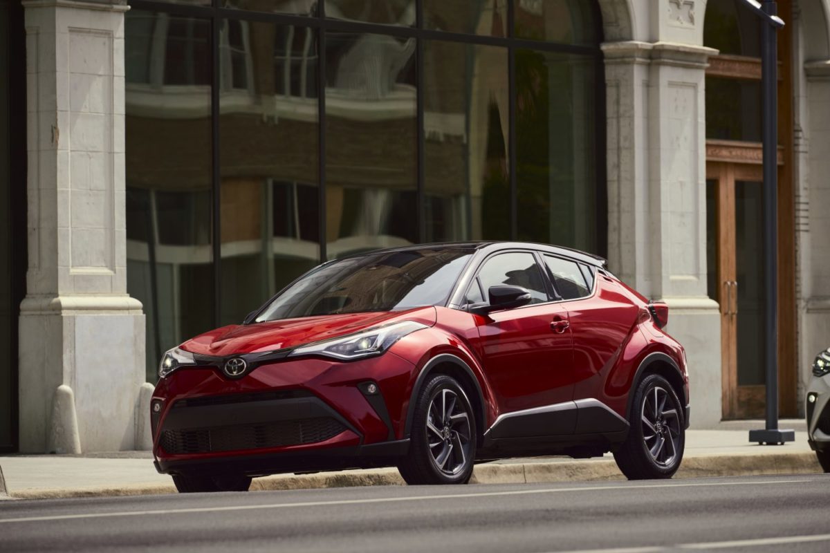 2022_Toyota_CHR_Supersonic-Red_02-1500x1000