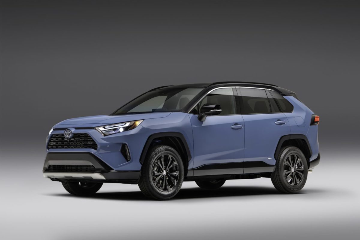 2022_Toyota_RAV4_XSE_001-1500x1000