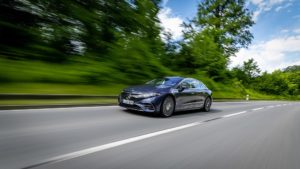 EQS 450+ (Stromverbrauch kombiniert (NEFZ): 18,9-16,2 kWh/100 km; CO2-Emissionen: 0 g/km); Exterieur: sodalithblau; Interieur: Leder exclusiv;Stromverbrauch kombiniert (NEFZ): 18,9-16,2 kWh/100 km; CO2-Emissionen: 0 g/km*  EQS 450+  (combined electrical consumption (NEDC): 18.9-16.2 kWh/100 km; CO2 emissions: 0 g/km); exterior: sodalith blue; interior: leather exclusive;Combined electrical consumption (NEDC): 18.9-16.2 kWh/100 km; CO2 emissions: 0 g/km*