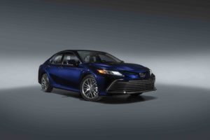 MY22_Camry_XLE_001-1500x1001