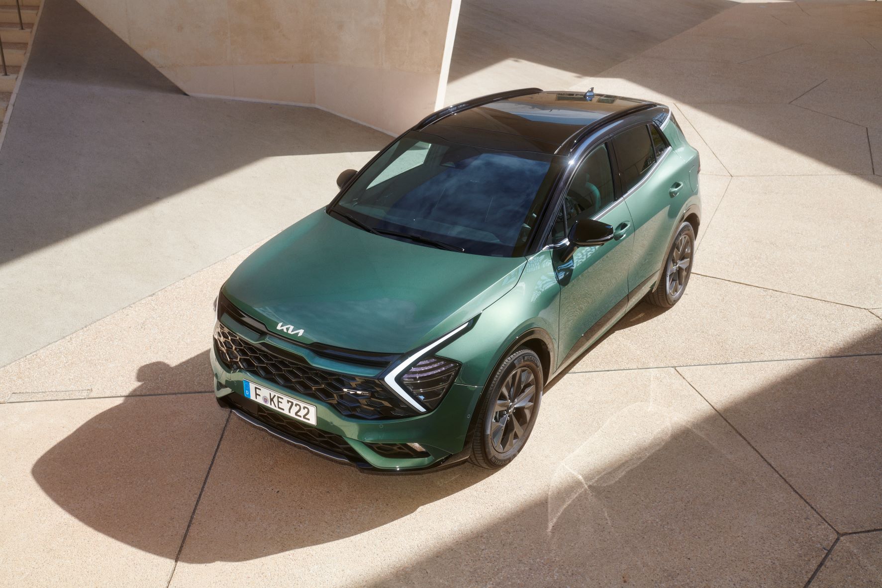 03_bs_kia_sportage_online_hev_rgb