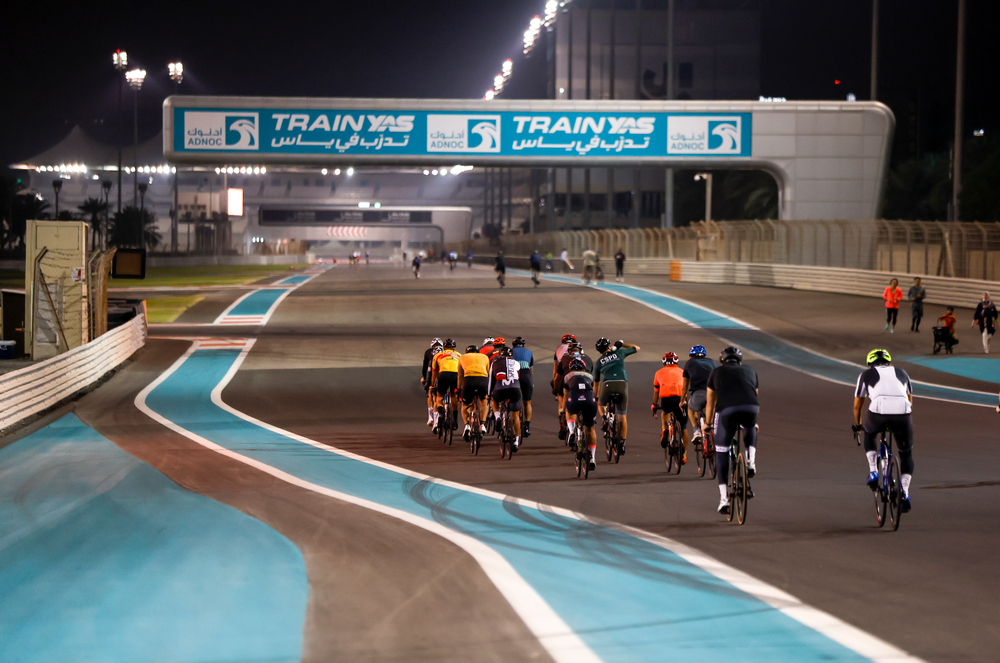 YAS MARINA CIRCUIT, Crank Session on track, North Stand, Monday 28th February 2022