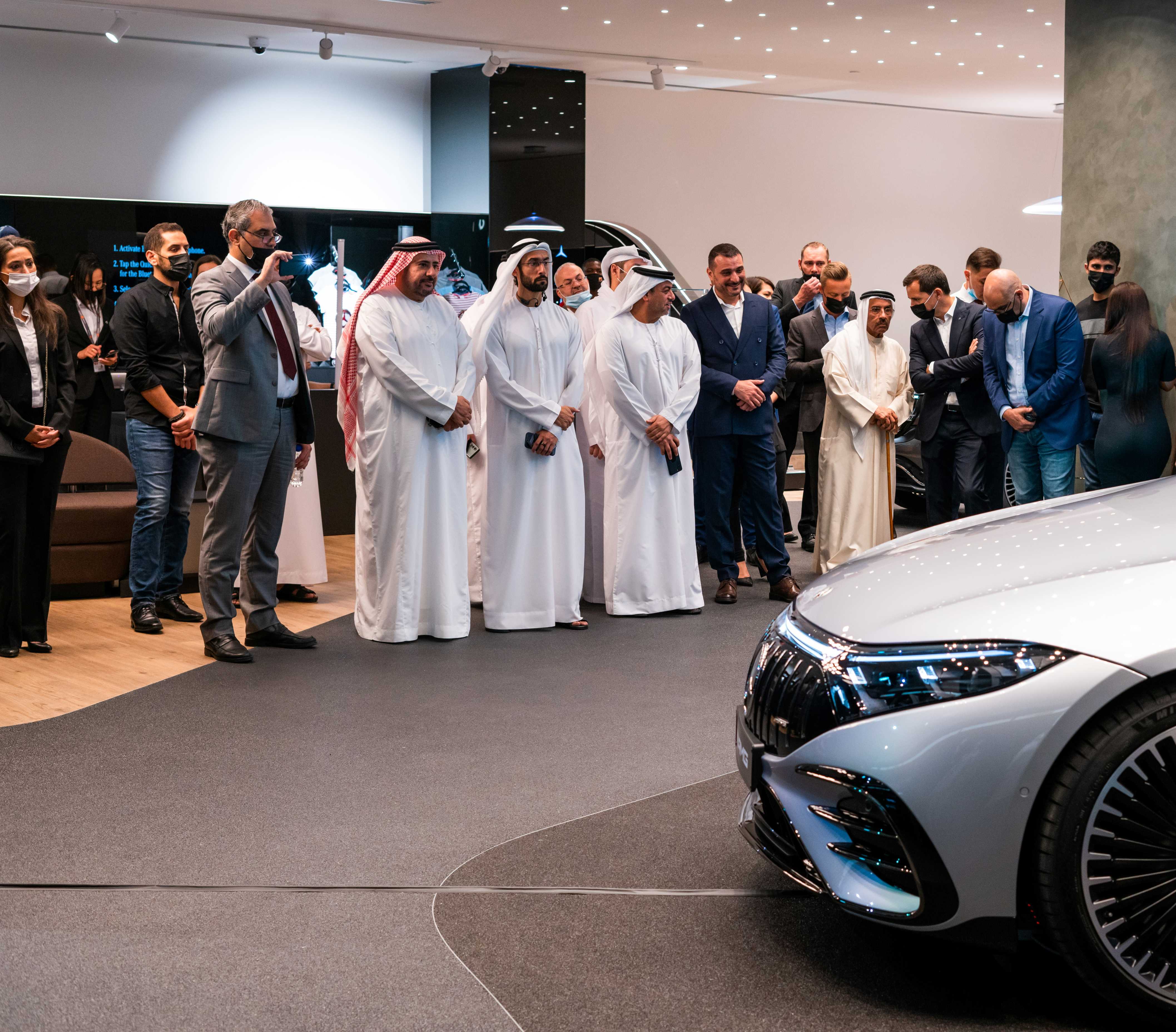 صورة 3- الإطلاق الرسمي لسيارة مرسيدس- AMG EQS 53 4MATIC + 4 الجديدة كلياً في صالة عرض مرسيدس-بنز .