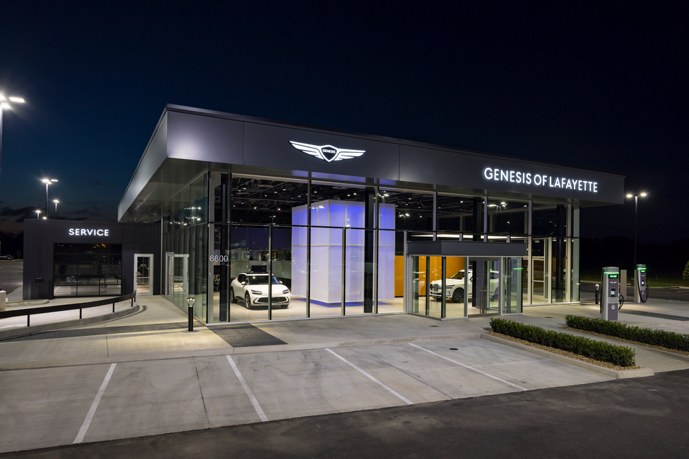 1 GENESISOPENSFIRSTSTANDALONERETAILLOCATIONINTHEUNITEDSTATES