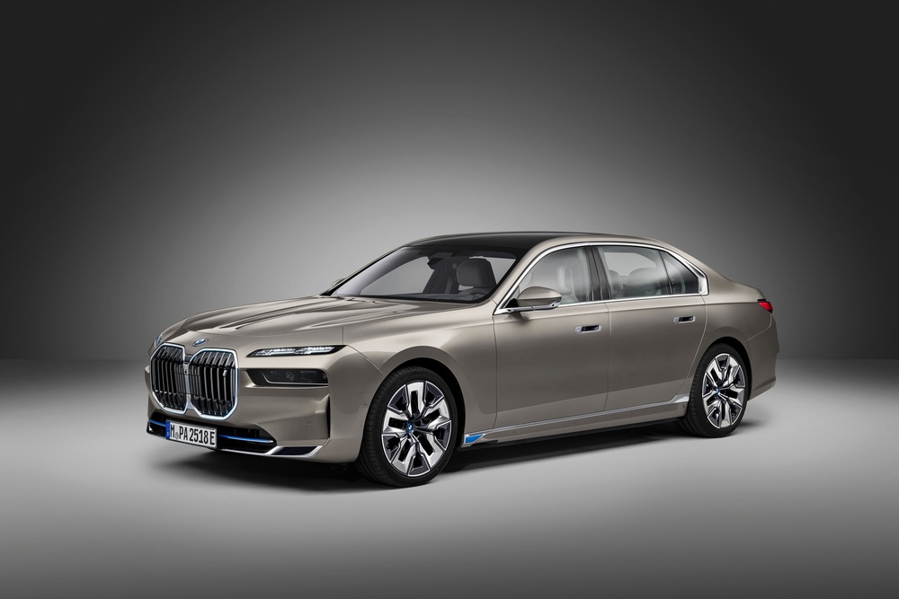10 BMW i7 (1)