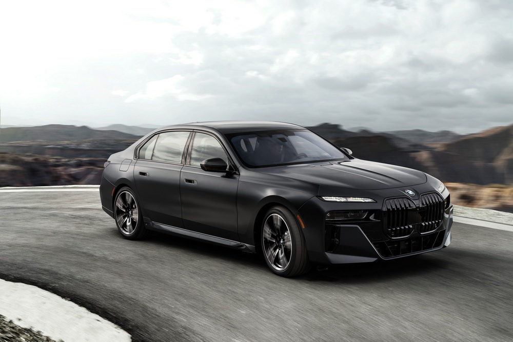 8 BMW 760i (9)