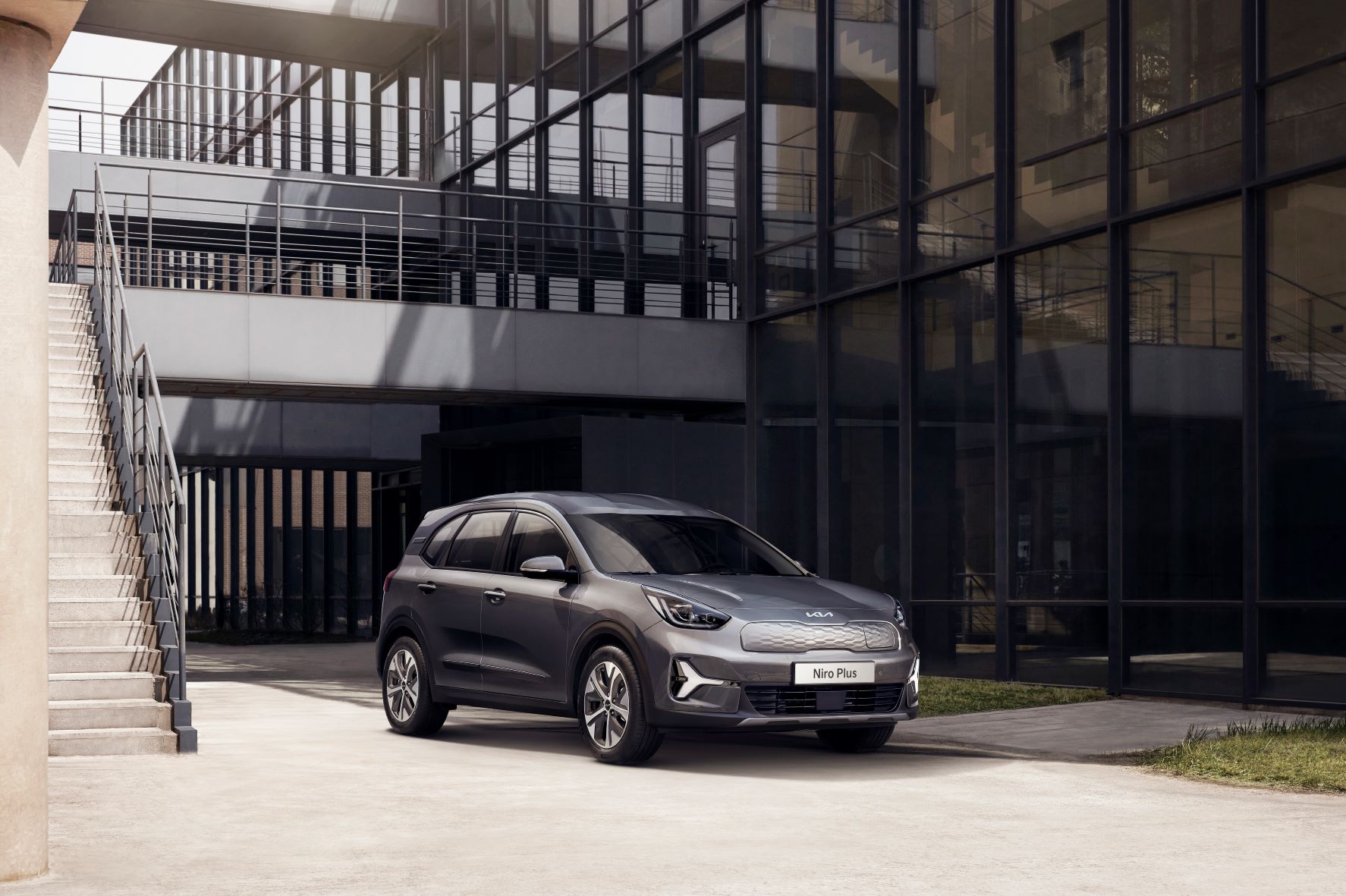 [Photo 1] Niro Plus