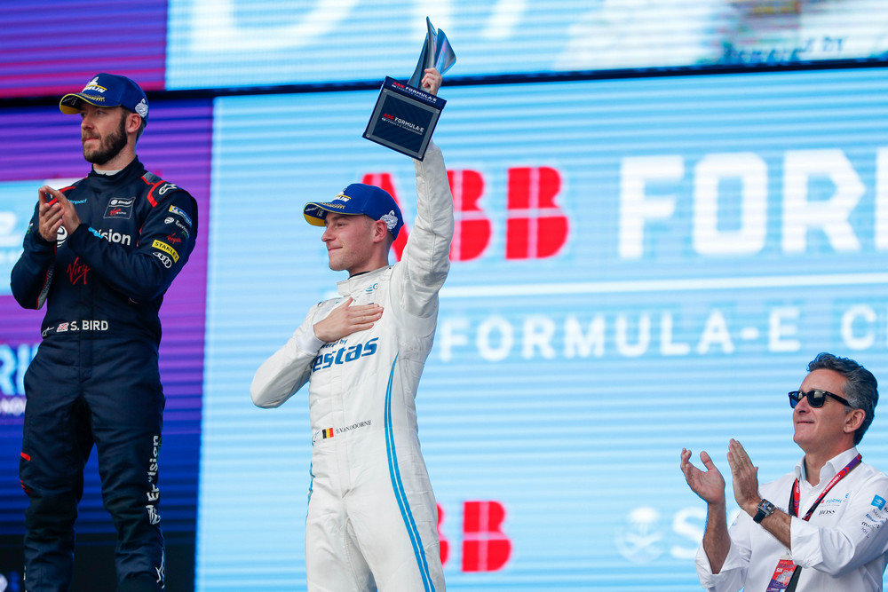 RIYADH STREET CIRCUIT, SAUDI ARABIA - NOVEMBER 22: Stoffel Vandoorne (BEL), Mercedes Benz EQ Formula, 3rd position during the Diriyah E-prix I at Riyadh Street Circuit on November 22, 2019 in Riyadh Street Circuit, Saudi Arabia. (Photo by Zak Mauger / LAT Images)