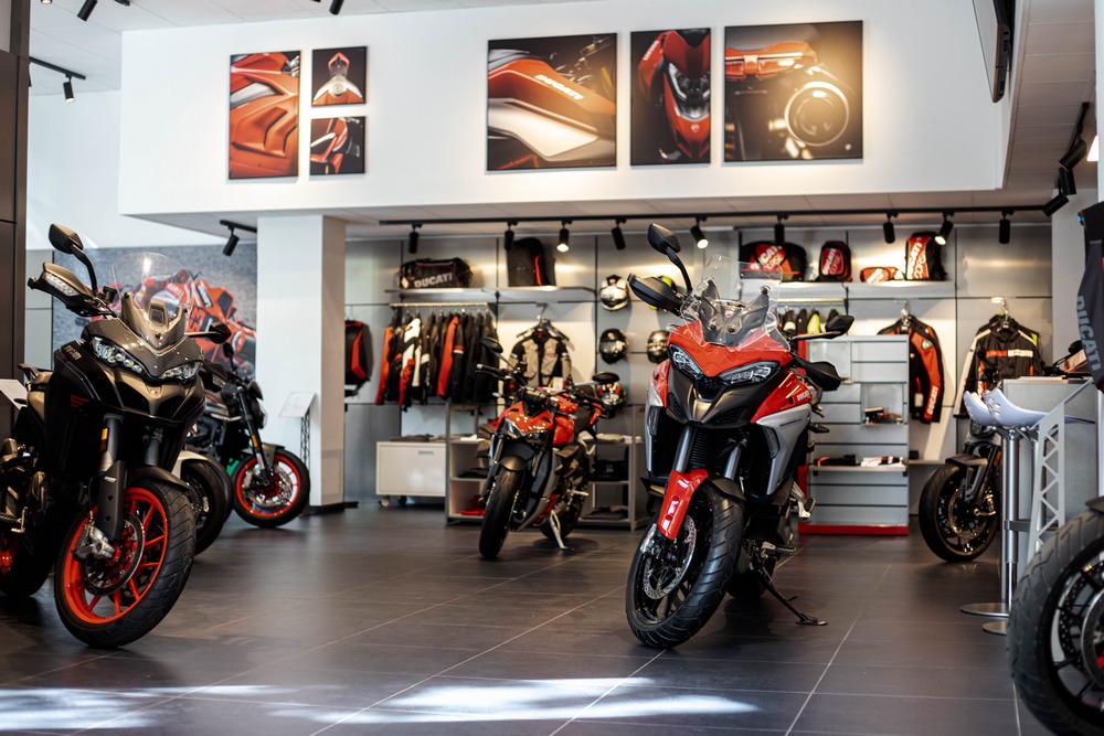 3 Ducati_Barcelona _11__UC387027_High