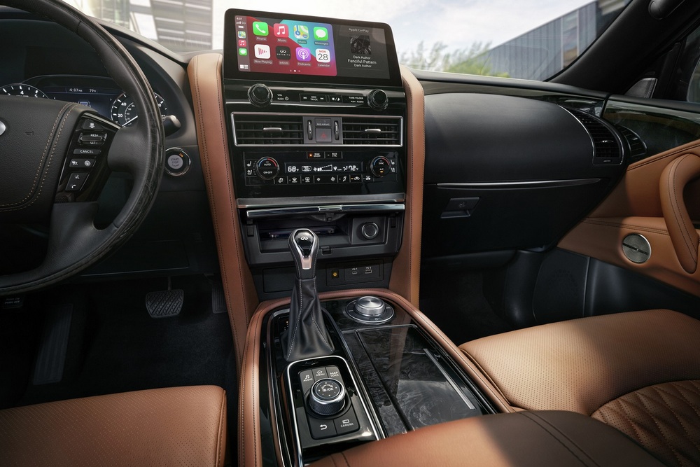 3 QX80_interior