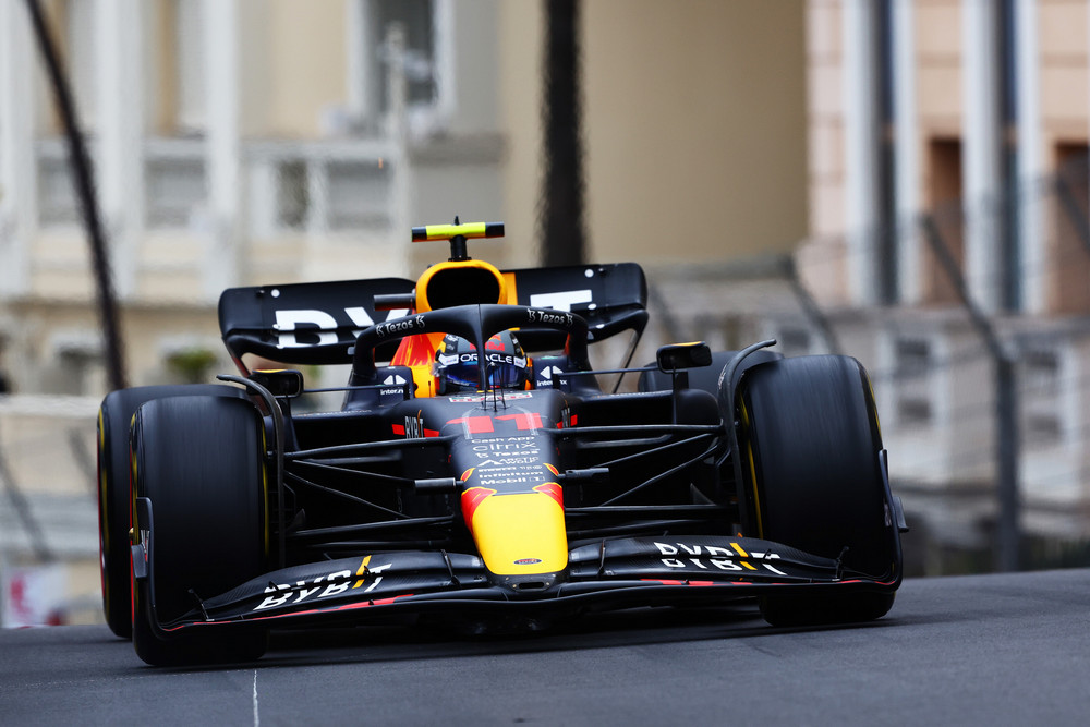 MONTE-CARLO, MONACO - MAY 29: Sergio Perez of Mexico driving the (11) Oracle Red Bull Racing RB18 on track during the F1 Grand Prix of Monaco at Circuit de Monaco on May 29, 2022 in Monte-Carlo, Monaco. (Photo by Mark Thompson/Getty Images) // Getty Images / Red Bull Content Pool // SI202205290394 // Usage for editorial use only //