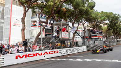 MONTE-CARLO, MONACO - MAY 29: Sergio Perez of Mexico and Red Bull Racing takes the chequered flag during the F1 Grand Prix of Monaco at Circuit de Monaco on May 29, 2022 in Monte-Carlo, Monaco. (Photo by Peter Fox/Getty Images) // Getty Images / Red Bull Content Pool // SI202205290565 // Usage for editorial use only //
