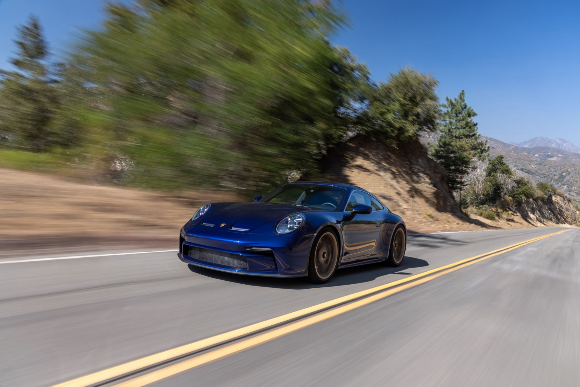 Gentian_Blue_GT3_Touring__005