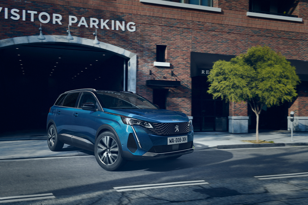 2 PEUGEOT_5008_2009RC_005