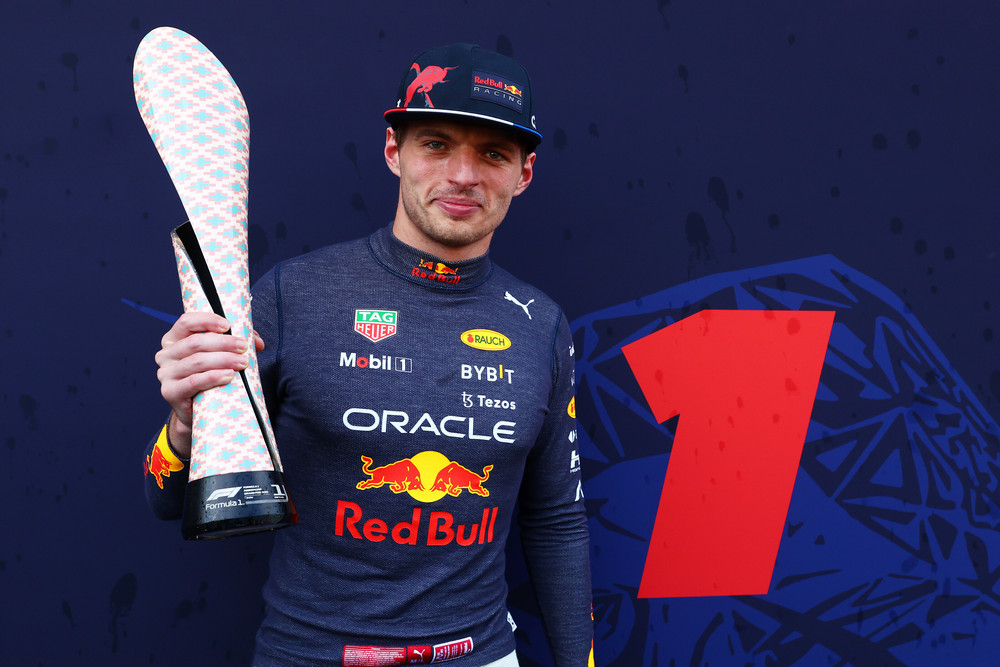BAKU, AZERBAIJAN - JUNE 12: Race winner Max Verstappen of the Netherlands and Oracle Red Bull Racing poses for a photo with his trophy after the F1 Grand Prix of Azerbaijan at Baku City Circuit on June 12, 2022 in Baku, Azerbaijan. (Photo by Mark Thompson/Getty Images) // Getty Images / Red Bull Content Pool // SI202206120440 // Usage for editorial use only //