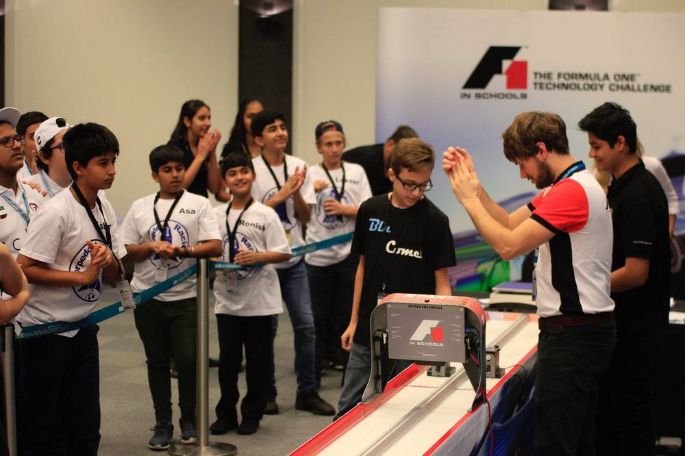 5 Yas in Schools - Students test models on track