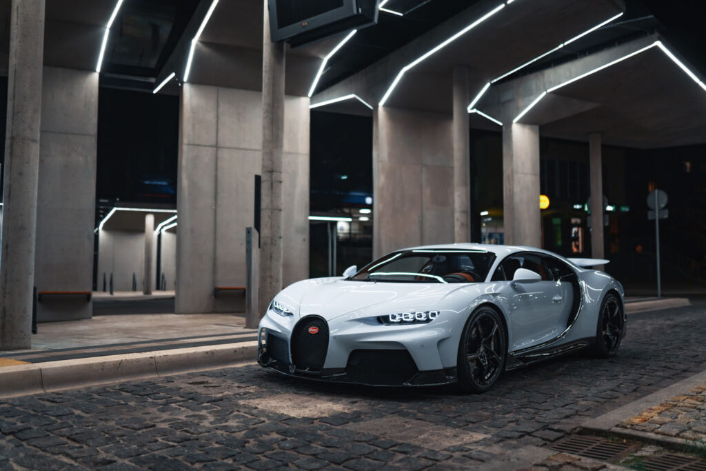 05 BUGATTI_Poland-Dealership