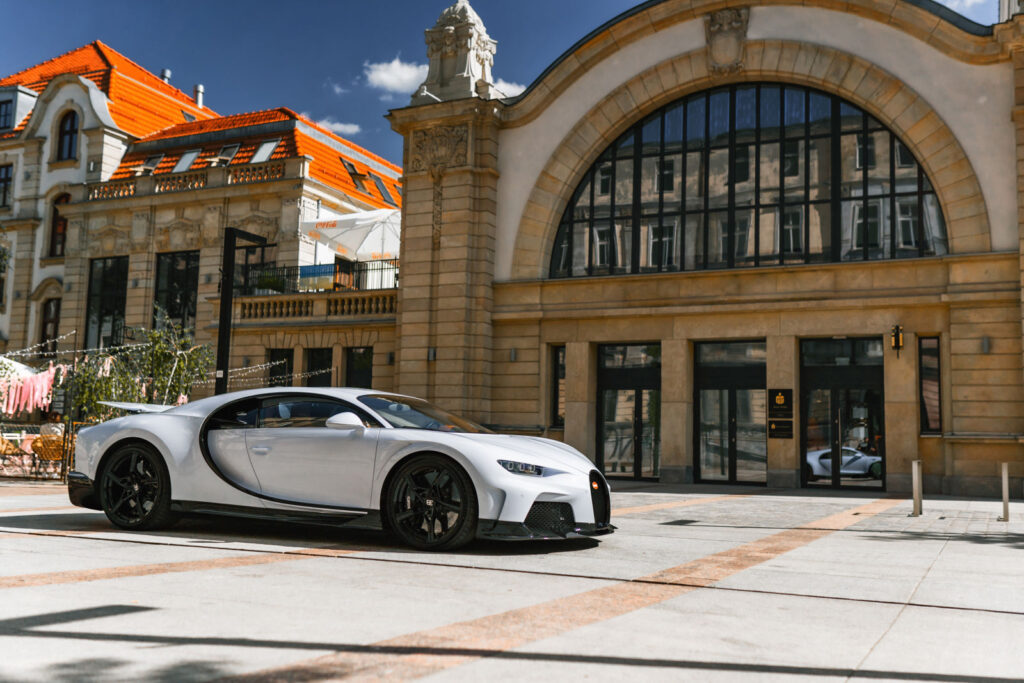 08 BUGATTI_Poland-Dealership