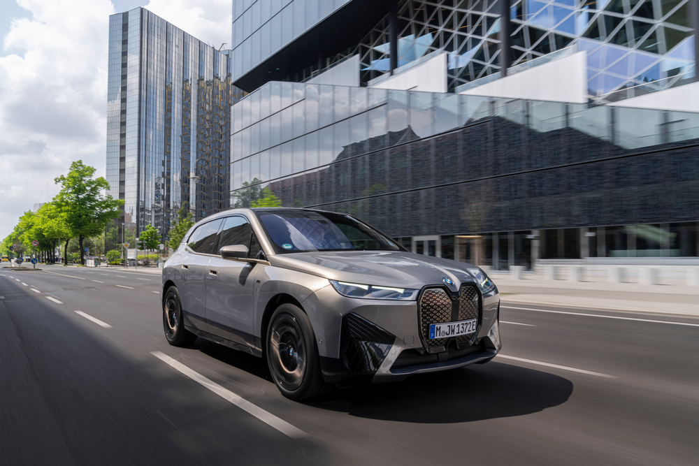 BMW iX M60 Oxidgrau