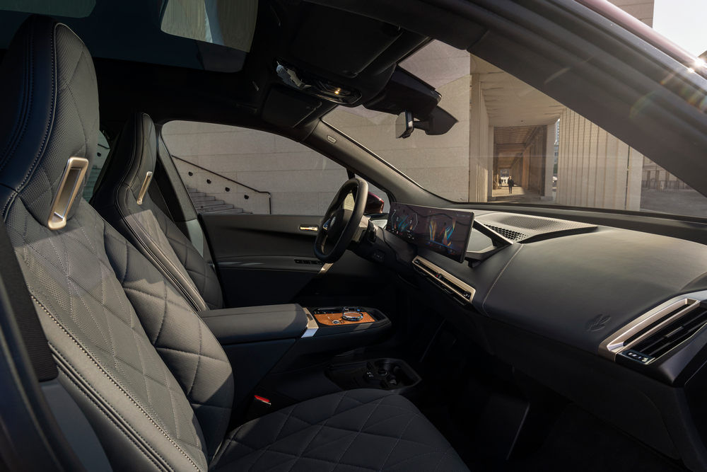 3 bmw-ix-m60-05-2022