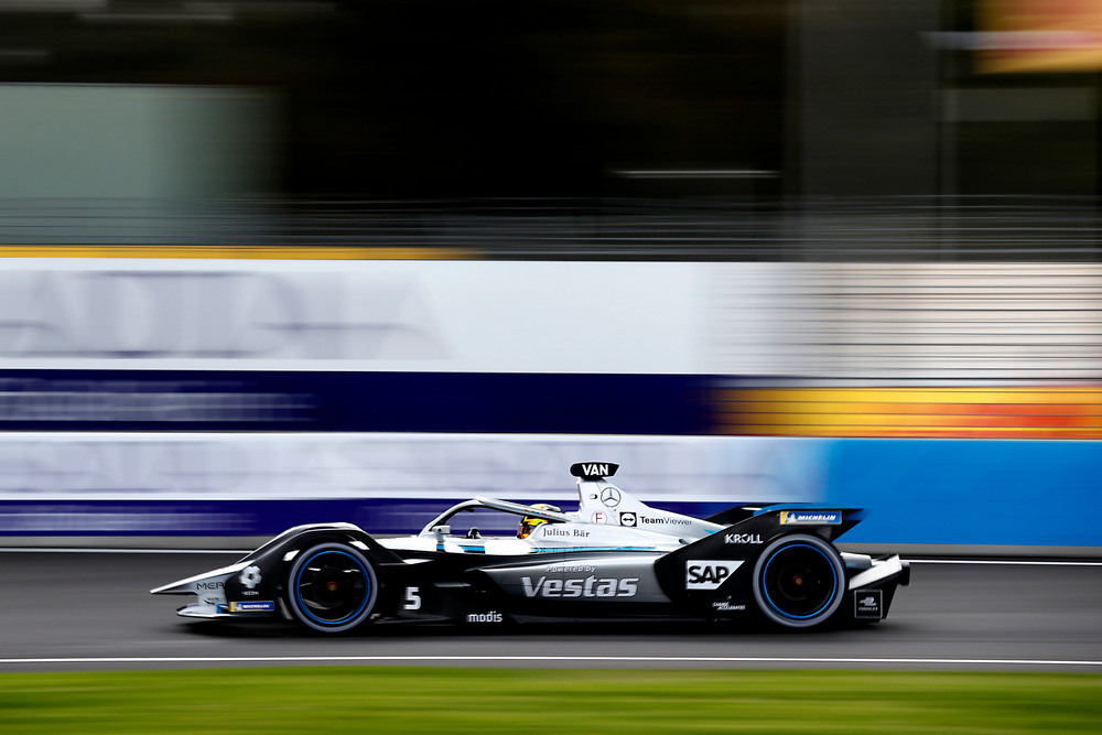 AUTODROMO HERMANOS RODRIGUEZ, MEXICO - FEBRUARY 12: Stoffel Vandoorne (BEL), Mercedes Benz EQ, EQ Silver Arrow 02 during the Mexico City ePrix at Autodromo Hermanos Rodriguez on Saturday February 12, 2022 in Mexico City, Mexico. (Photo by Sam Bloxham / LAT Images)