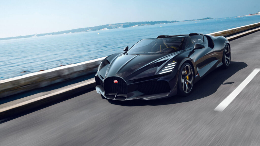 02 BUGATTI_Roadster_launch-set_dynamic