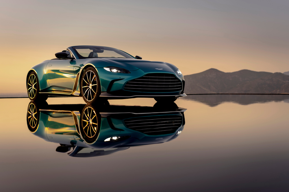 1 V12 Vantage Roadster_01