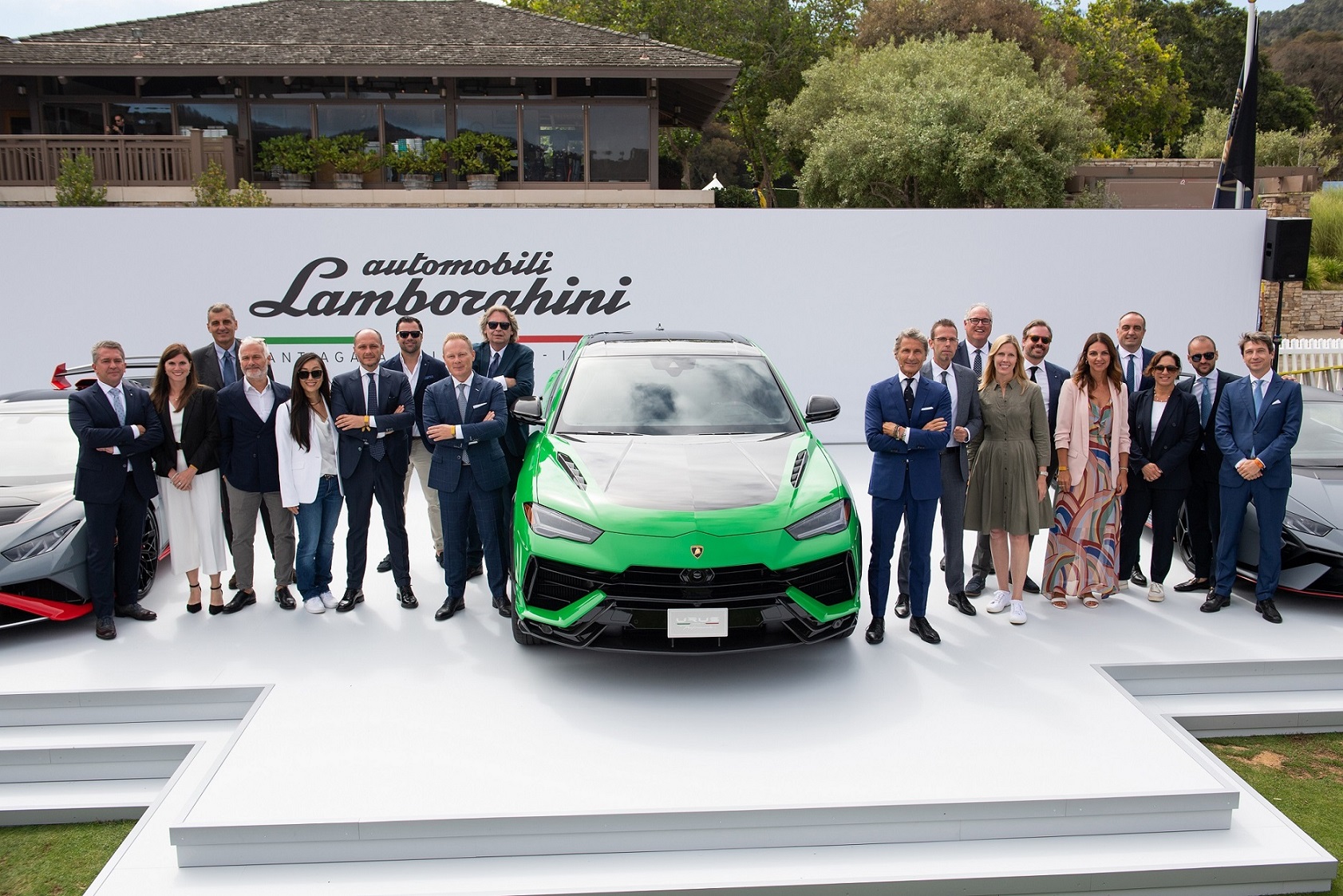 2 - Lamborghini team with the Urus Performante