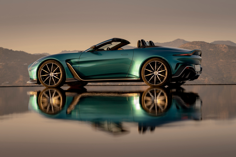 2 V12 Vantage Roadster_02
