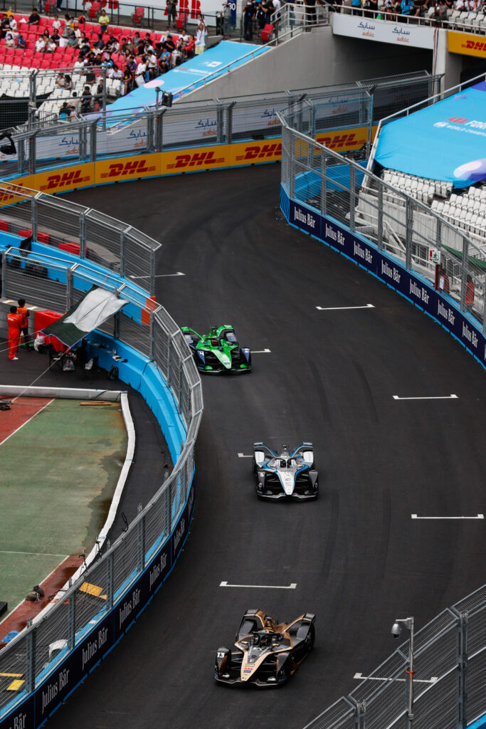 Antonio Felix da Costa (PRT), DS Techeetah, DS E-Tense FE21 and Stoffel Vandoorne (BEL), Mercedes Benz EQ, EQ Silver Arrow 02 and Robin Frijns (NLD), Envision Racing, Audi e-tron FE07