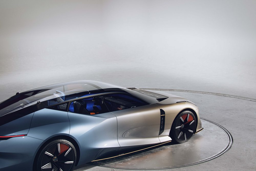 3 LYNK&CO_LB22_016
