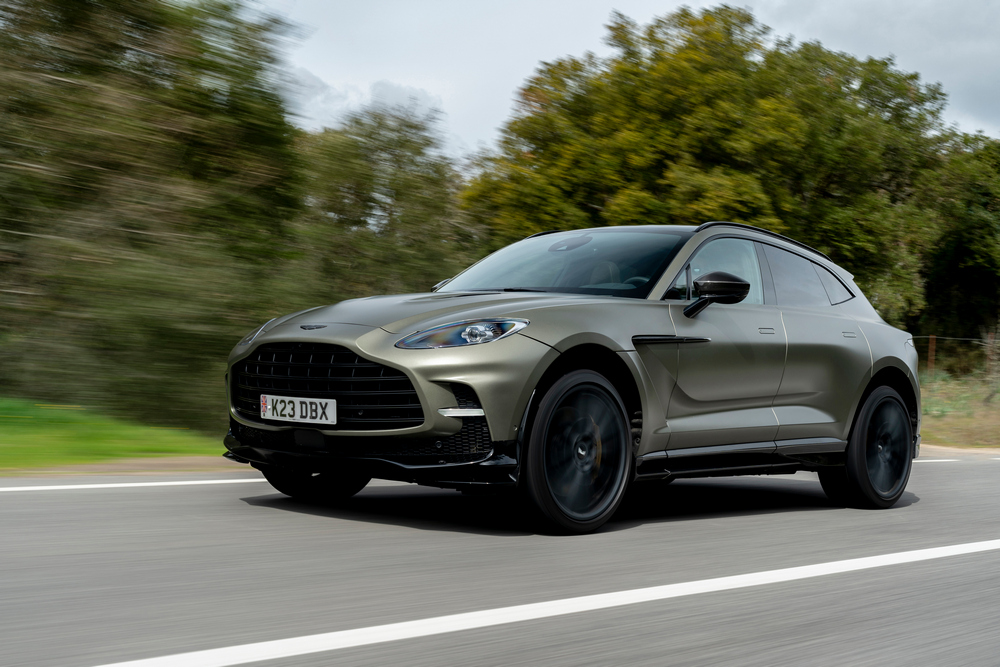 4 Aston Martin Pebble Beach Preview_DBX707_01