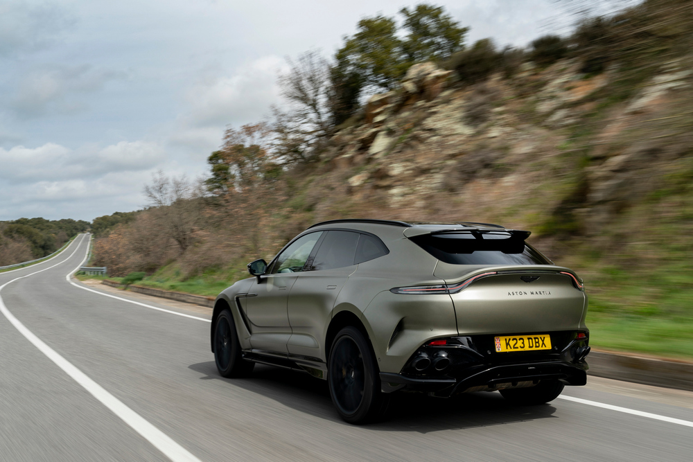 5 Aston Martin Pebble Beach Preview_DBX707_02