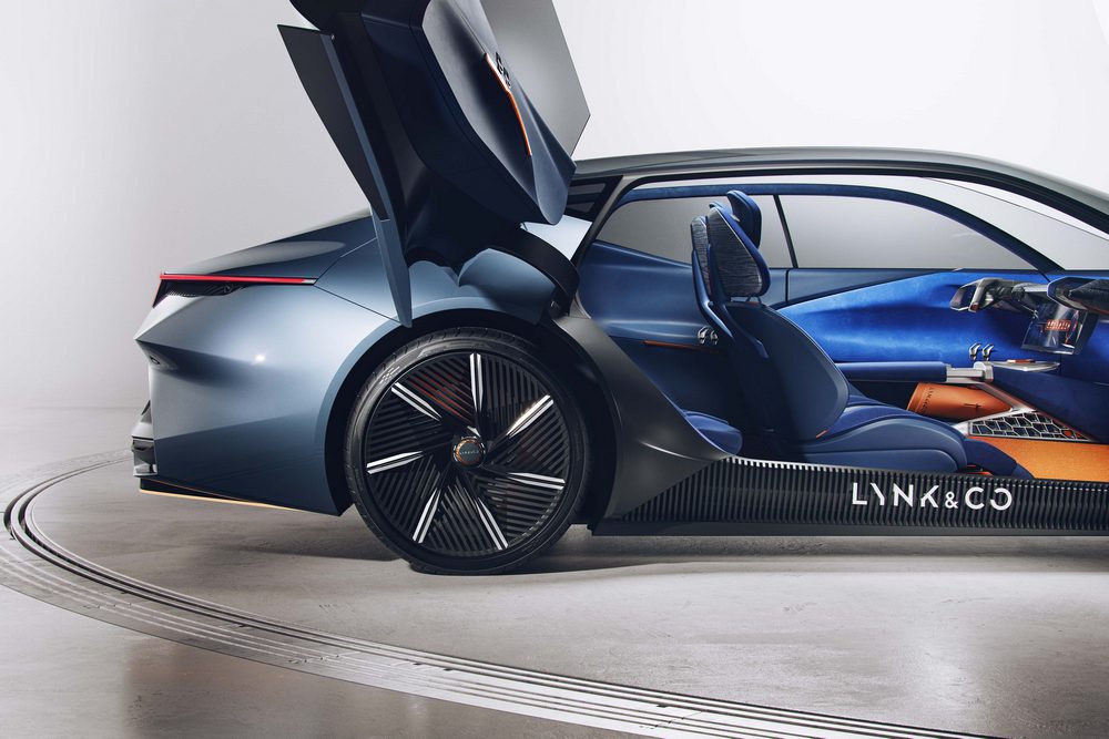 5 LYNK&CO_LB22_065