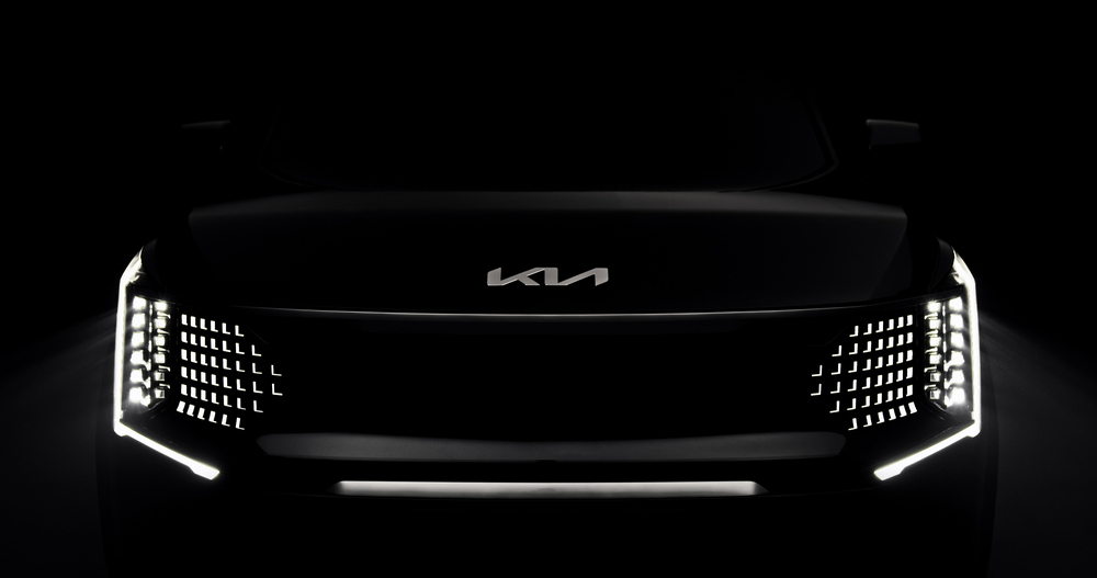 1 Kia EV9 SUV Exterior Teased in Video Clips