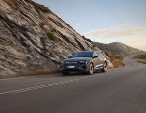 سيارة أودي 5 Q8 e-tron_3